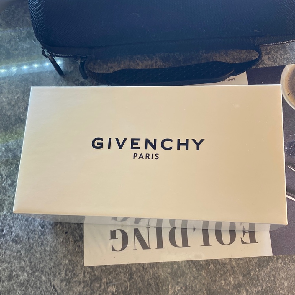 Authentic glasses